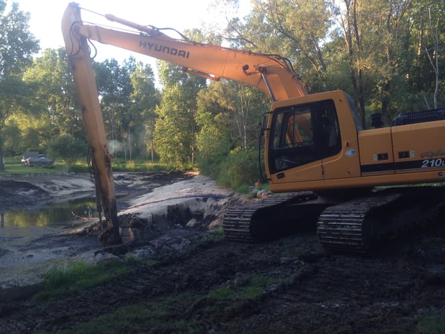 Hartland_Michigan_Pond_Longreach_excavation_22.jpg